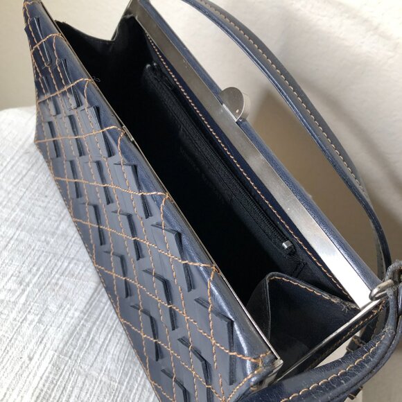 Lovely, Vintage "Sondra Roberts New York" Leather Purse - Picture 10 of 13